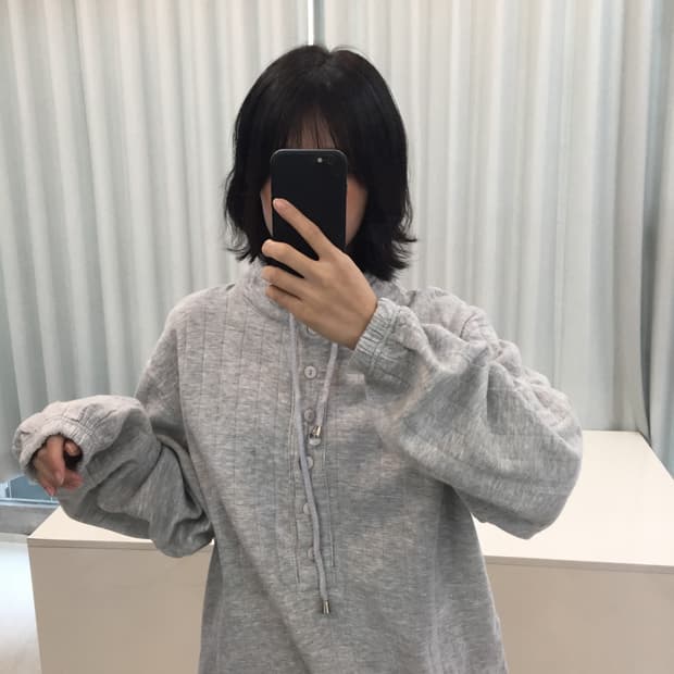 하이넥 버튼 기모 루즈핏 스웨트셔츠