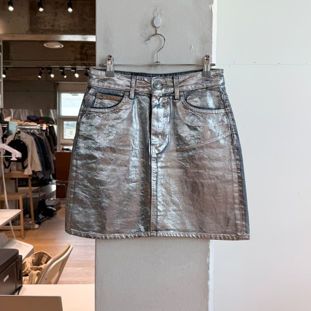 산드로 실버 코팅 데님 미니 스커트