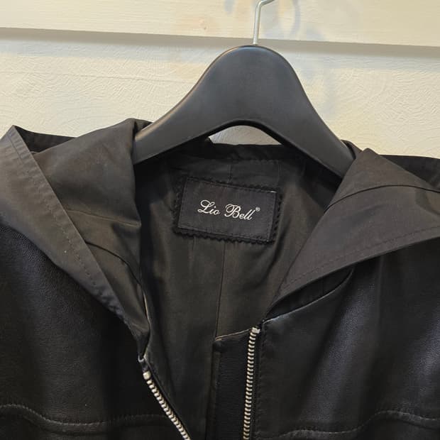 리오벨 블랙 후드 가죽 자켓