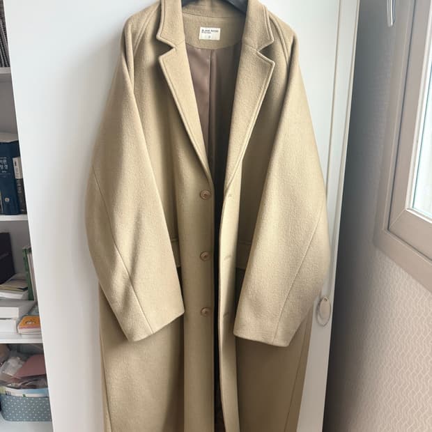 블랭크룸 울 코트 팝니다. 