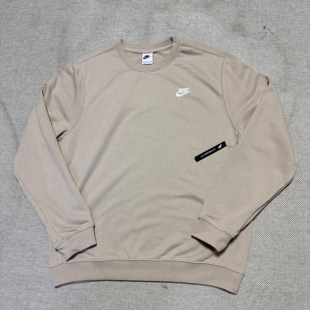 나이키 스몰로고 맨투맨 (새상품)