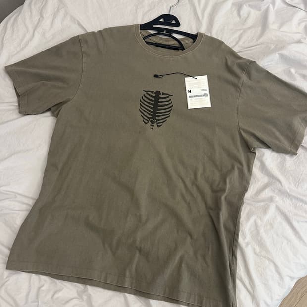 [3] 해칭룸 Bone Tee 워시드 올리브 