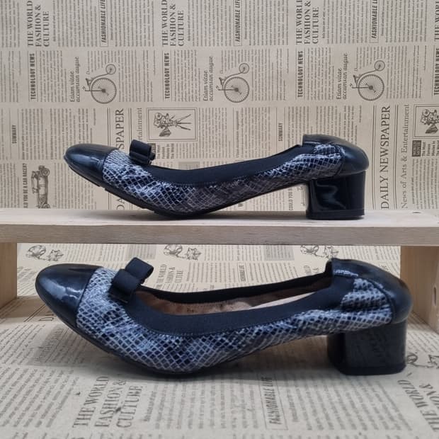 페라가모 뱀피 여성구두250 굽4