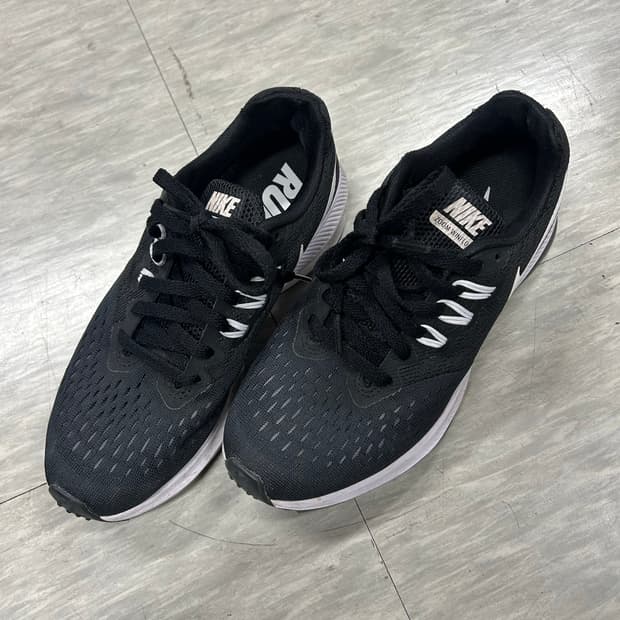 나이키 런닝화 225