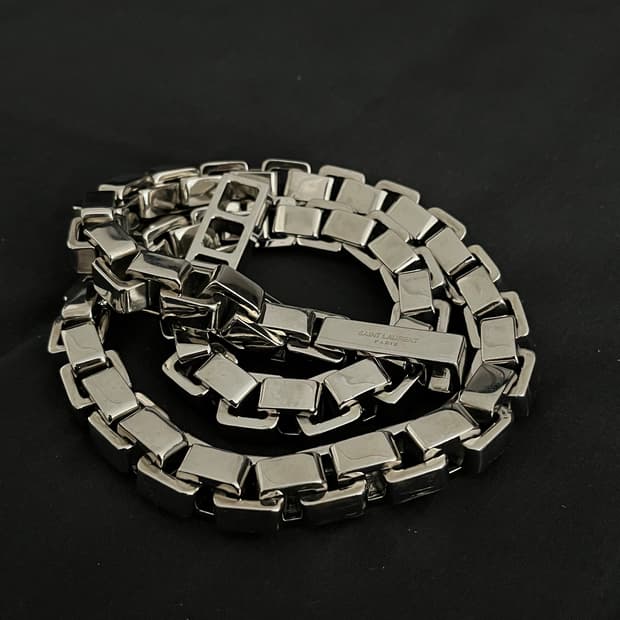 생로랑 2014 fall RTW 체인벨트 by에디슬리먼