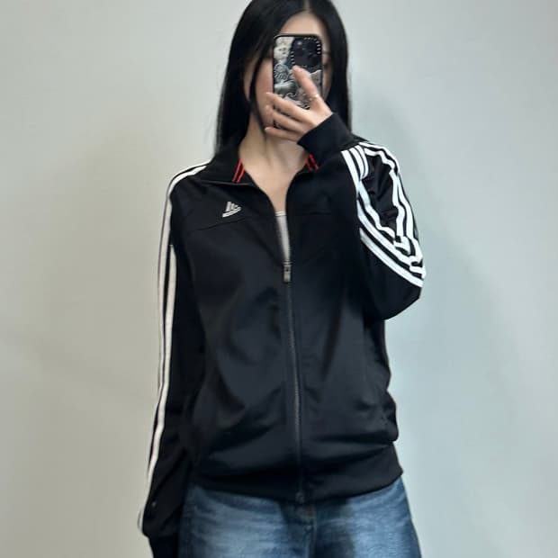 아디다스 자수로고 사이드라인 블랙 트랙탑 져지