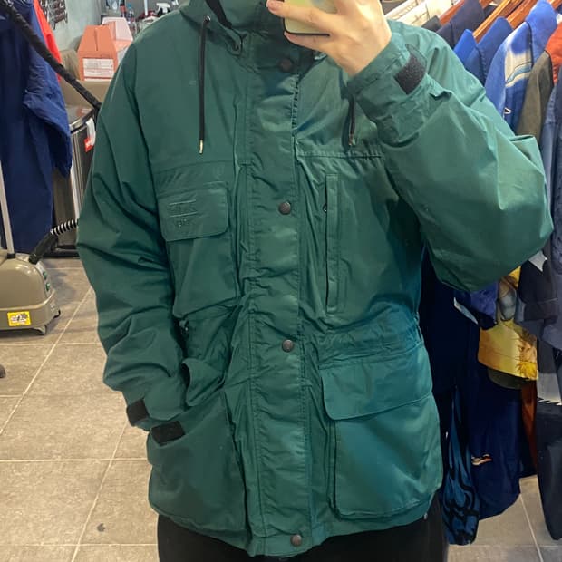 [NO.9] Eddie Bauer 그린 바람막이