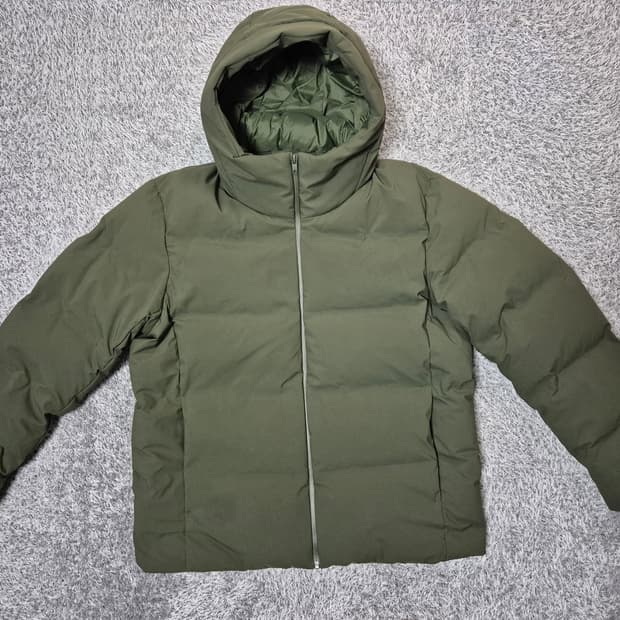 유니클로 남성 심리스 다운패딩 XL