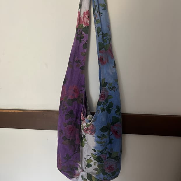 Rose dye cross bag 