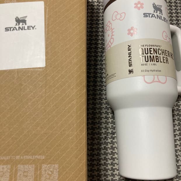 스탠리 퀜처 헬로키티 텀블러 1.18L