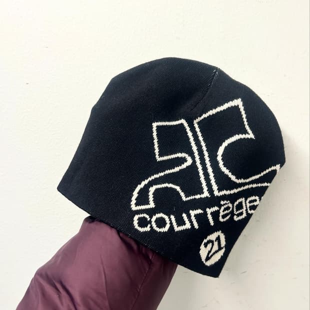 빈티지 꾸레쥬 로고 비니