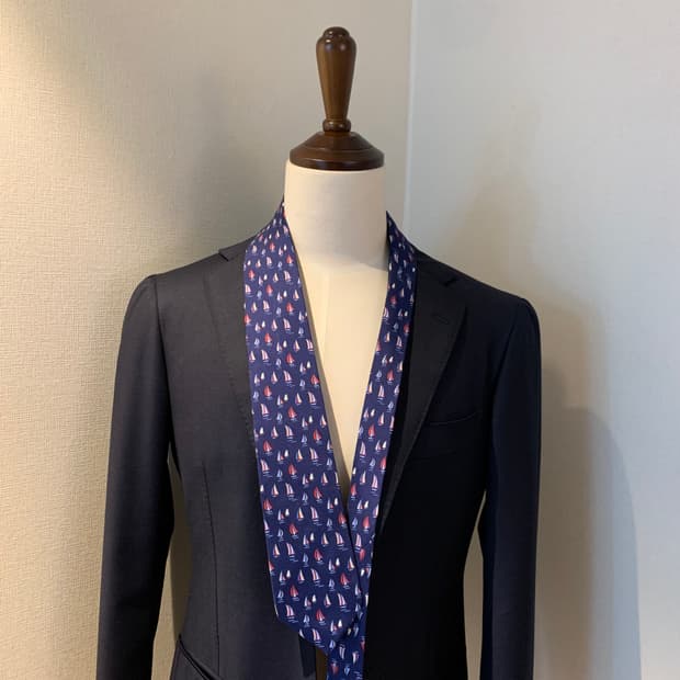 살바토레 페레가모 네이비 클래식 명품넥타이 새상품급 7.8cm