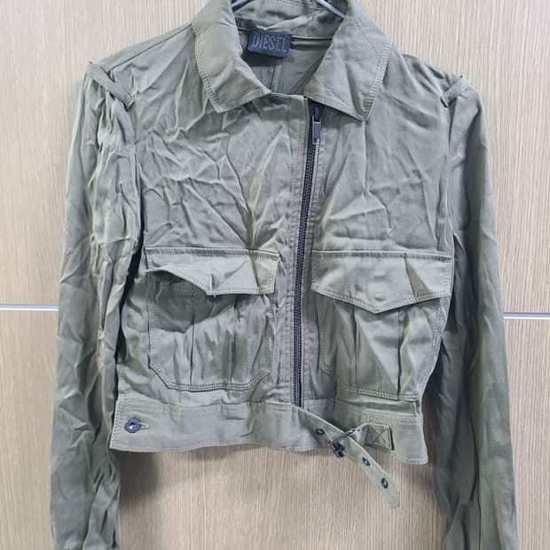 디젤 카키색 크롭 야상 자켓 XS