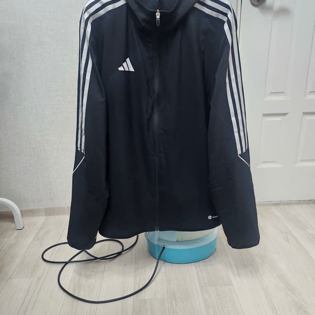 (95~100)M ☆초대장급☆ 아디다스 에센셜 [검흰]  우븐 바람막이