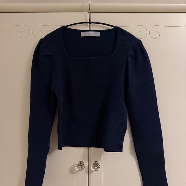 에잇세컨즈 스퀘어넥 니트 네이비 S