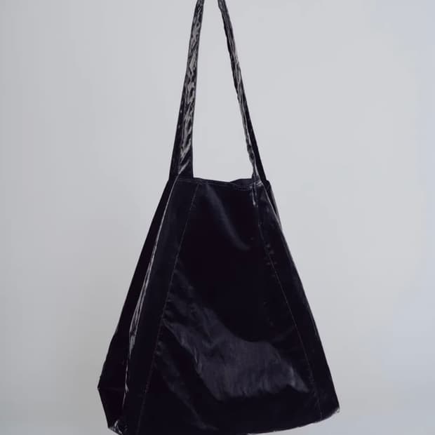 하아카이브 숄더백