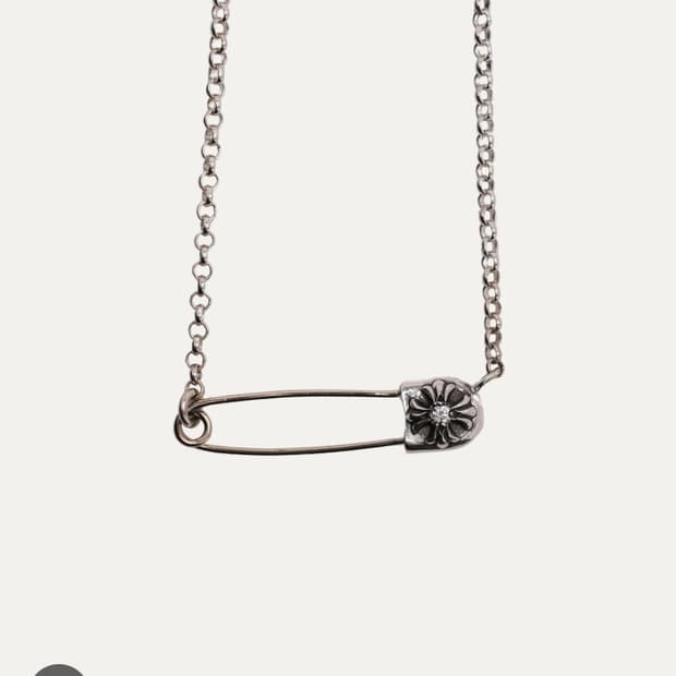 크롬하츠 세이프티핀 다이아 목걸이 18인치