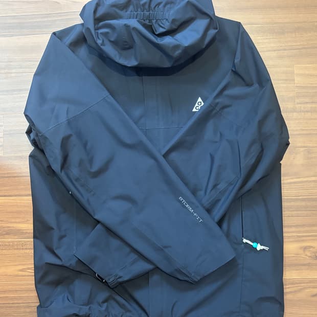 나이키 ACG 스톰핏 바람막이