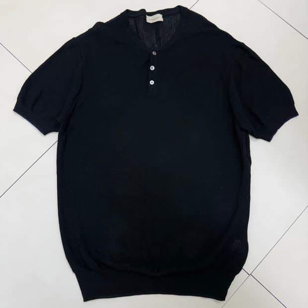 Sortie 솔티 텍스쳐 머슬핏 헨리넥 미니멀 니트 반팔