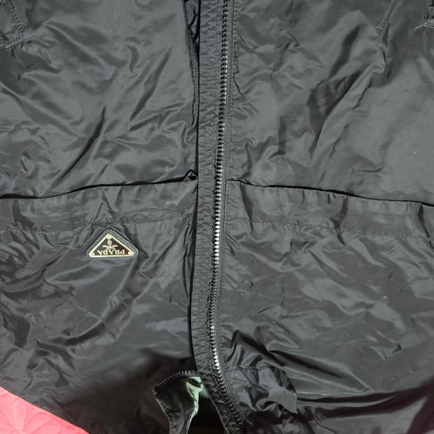 프라다 나일론 바람막이 셋업 급처