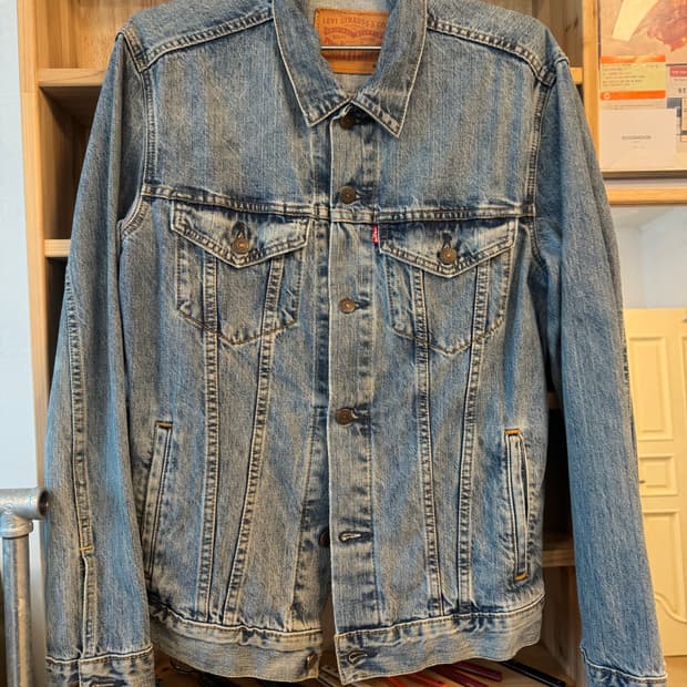 levis denim jacket