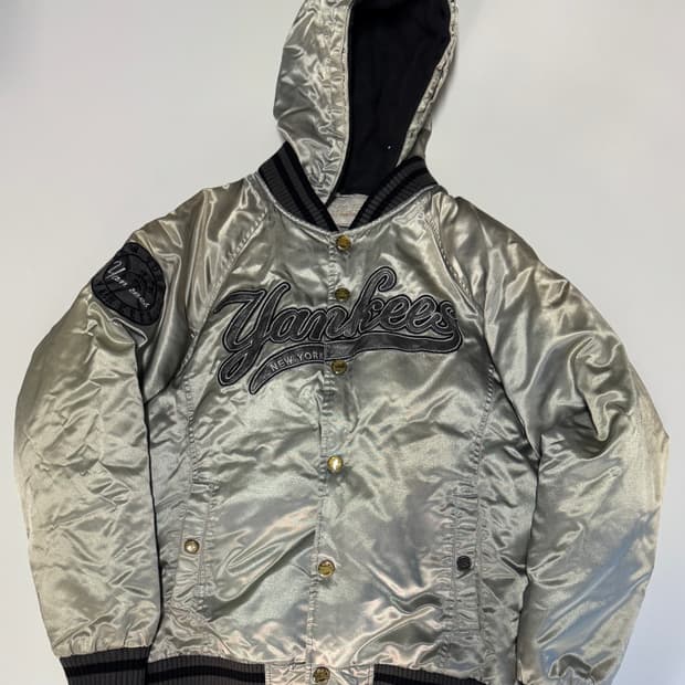 MLB 양키즈 실버 스타디움 바시티 패딩 후드 점퍼 XL