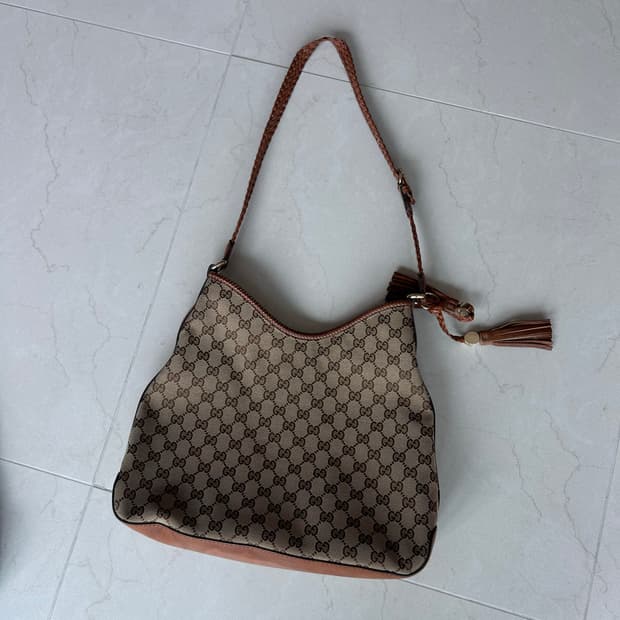 구찌 GG 로고 숄더백 빈티지 (희귀매물)