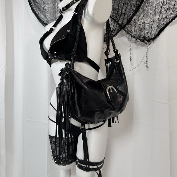 euct belt shirred tassel bag