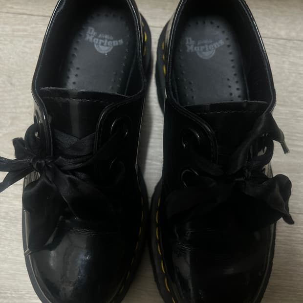 닥터마틴 홀리 250