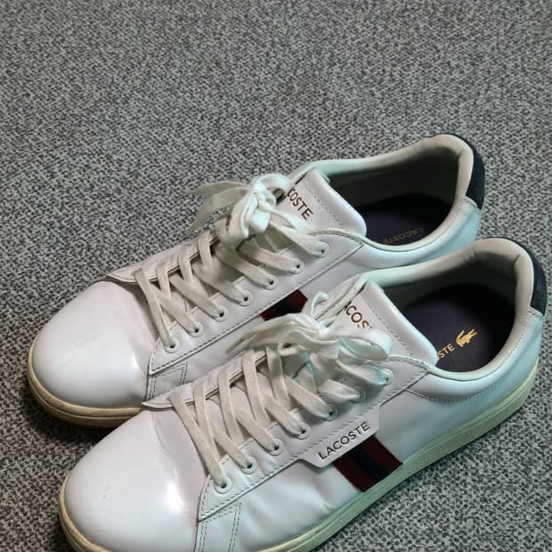 라코스테 CARNABY EVO 스니커즈 275mm