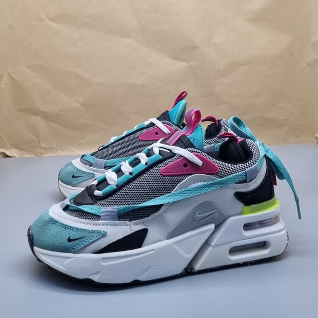 나이키 에어맥스 퓨리오사 여성운동화235 