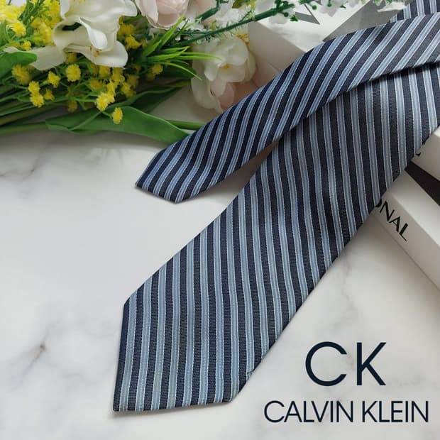 켈빈클라인 네이비 스트라이프 넥타이 8cm 슬림 B등급 K881
