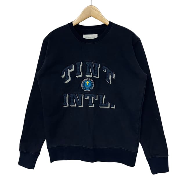 디스이즈네버댓 TINT INTL 로고 맨투맨