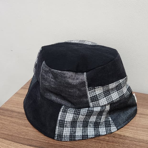 업사이클링 리버시블 패치워크 버킷햇 Black Mix (no.3)
