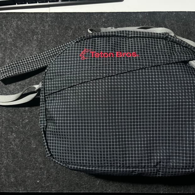 티톤브로스 Travel tote 10L