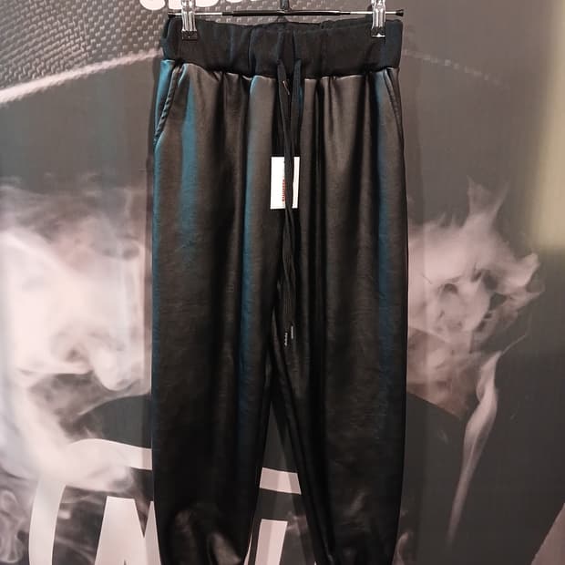 블랙 레더 조거팬츠