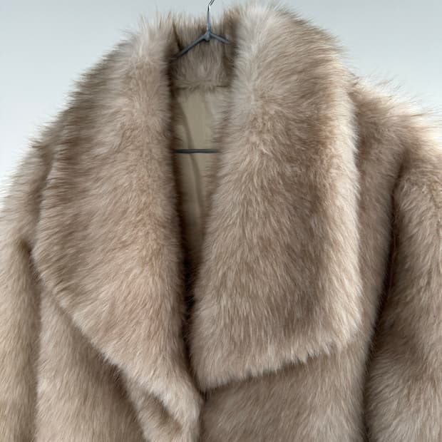 베이지 에코퍼 자켓 66까지가능