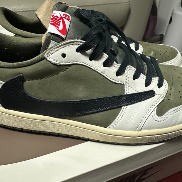 트레비스 스캇 로우 리버스 올리브 310