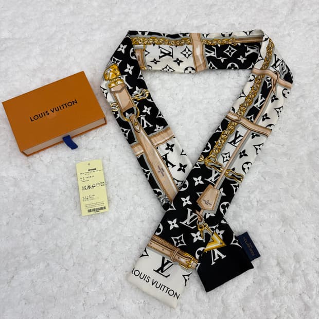 루이비통 모노그램 컨피덴셜 방도 스카프 풀구성