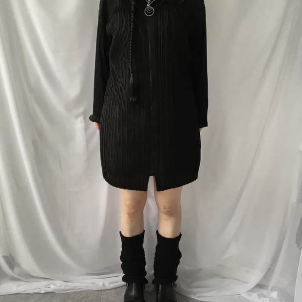 Fairy hood point pleats zip up