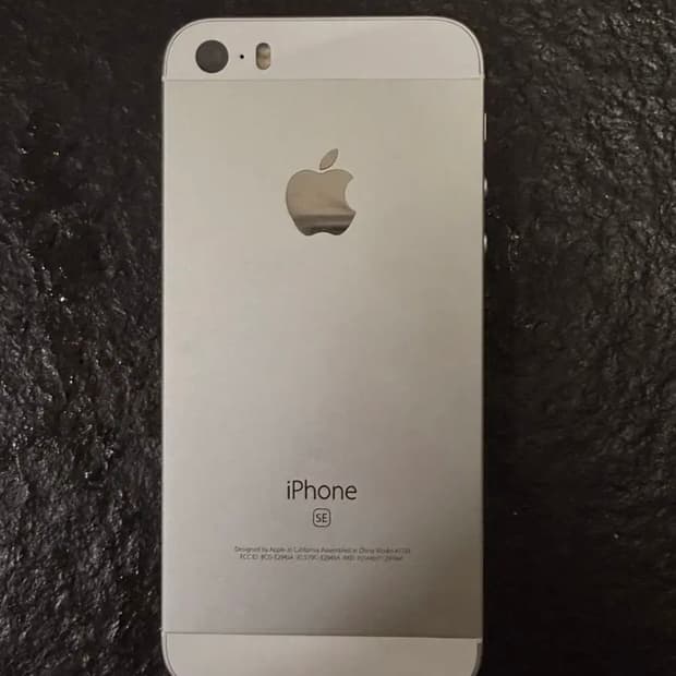 아이폰 se 1세대 64GB 실버 급처