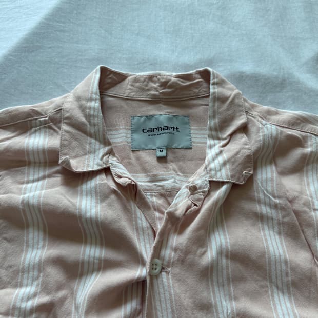 칼하트 반팔셔츠