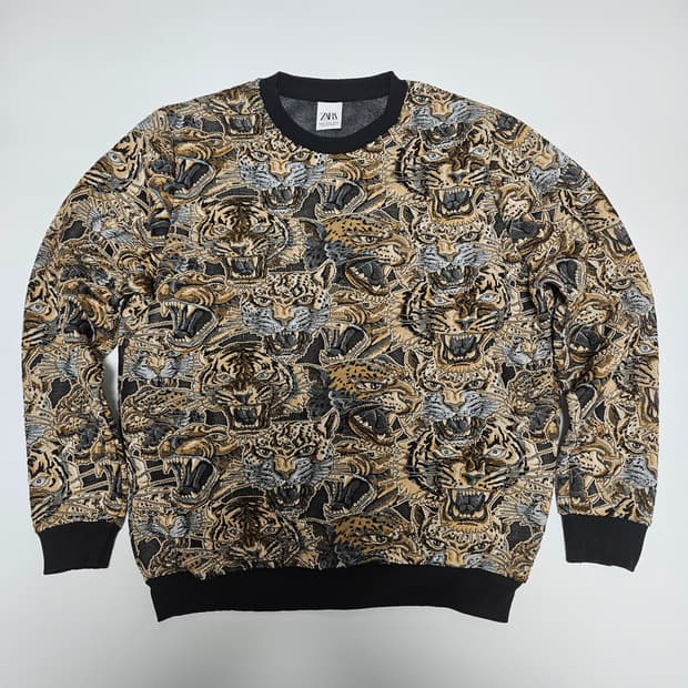 자라 범 무늬 맨투맨