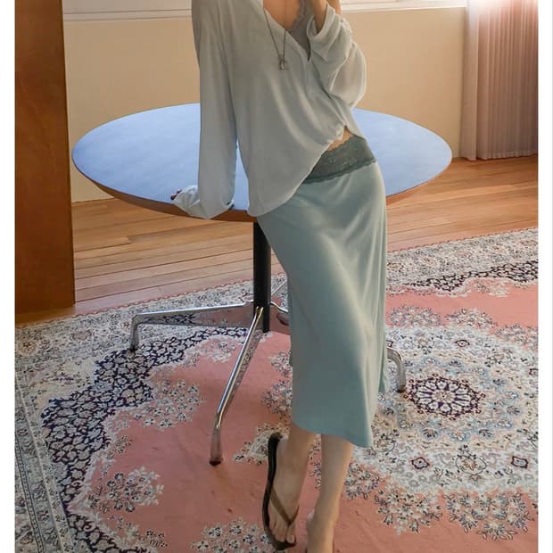 스르페차투라 sprezzatura 민트 미디 스커트