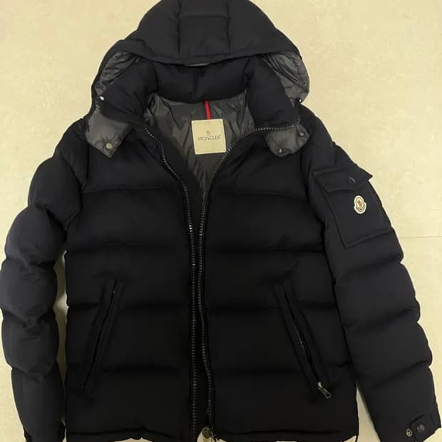 몽클레르 몽제네브르 팝니다 3사이즈