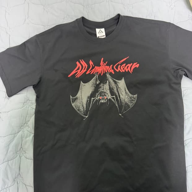 나이키 acg 드라이핏 배트맨 반팔티 L사이즈 실착1회 새상품급판매