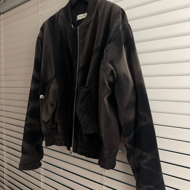 22AW 캠페인 벨벳 봄버 블랙