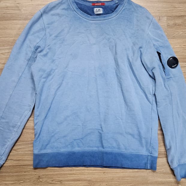 CP컴퍼니 맨투맨