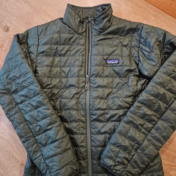 파타고니아 나노퍼프 카키 새상품 95-100 경량 패딩 등산 클라이밍 아