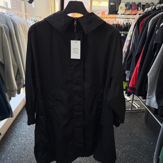 몽클레어 바람막이 자켓